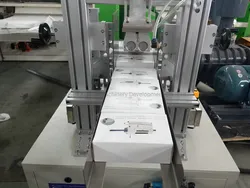 Halbautomatische Interfold-Gesichtstuchpapierherstellungsmaschine Produktionslinie