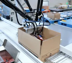 Kartonaufstellmaschine integriertes System