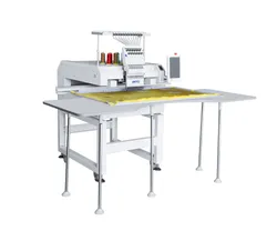 Computerisierte Stickmaschine mit einem Kopf