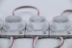 Módulo de LED SMD de Alta Brilho 3030 para Caixa de Luz de Publicidade Externa de Duplo Lado