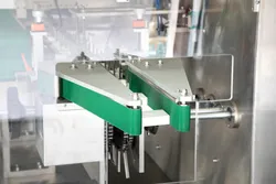 Automatische horizontale multifunctionele kartonneermachine voor het verpakken, kartonneren, verzegelen en sluiten van dozen