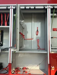 Maßgeschneiderter Feuerwehrfahrzeug-Lkw mit drehbarem Lageregal