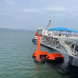 Hệ thống thoát hiểm thẳng đứng hoặc nghiêng Solas Marine bằng phao hơi