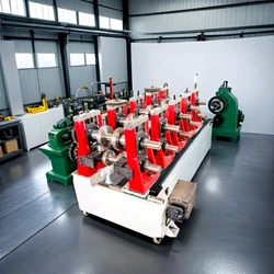 Macchina di Formatura a Rullo Compatta per un Efficiente Lavorazione di Tubo Metallico