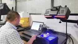 Máquina de Router CNC com Tecnologia Fotográfica a Laser Azul