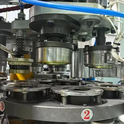 Hochgeschwindigkeits-Vollautomatische Einweg-Pappbecher-Herstellungsmaschine / Pappbecher-Formmaschine / Kaffeebecher-Maschine / Maschinenpreis