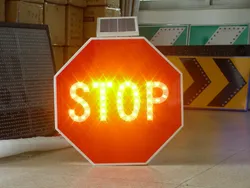 Insegna a freccia solare lampeggiante a LED ad alta luminosità