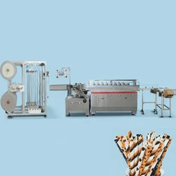 Macchina per la produzione di cannuccia avvolta in carta individuale
