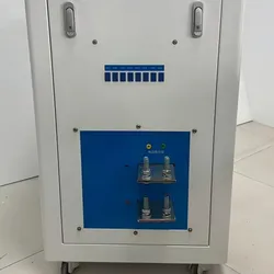 Injetor de Corrente Primária de CC Controlado por Computador