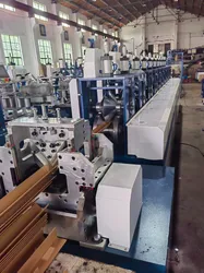 Automatische Papier-Eckenschutzherstellungsmaschine / Kantenbrettformmaschine