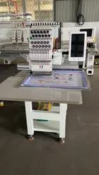 Computerisierte Stickmaschine Tragbares Design Kleine Heimnutzung Flachkappenbekleidung Stickerei