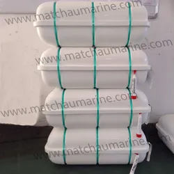 Thuyền đánh cá sử dụng thả bè phao xuống nước