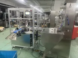 Verschlussauskleidungsmaschine
