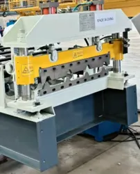 Maschinen zur Herstellung von Dachfirst-Abdeckprofilen, Formmaschine für Dachfirst-Abdeckungen, Walzenpresse für Dachfirste