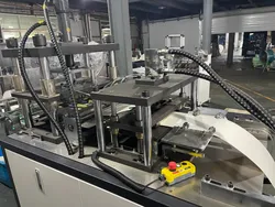 Máquina Automática para Fabricação de Pratos Descartáveis de Papel