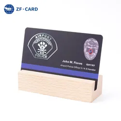 Carta PVC completamente stampata con numero in rilievo oro e argento