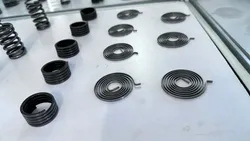 Kecil Gelombang Pegas di Mesin Pegas CNC