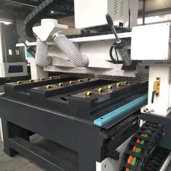 Bir-İki CNC Ahşap Üretim Hattı Mutfak Dolabı Yapımı İçin Nesting Atc CNC Router Otomatik Yükleme Boşaltma Masası Fiyatı