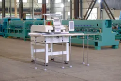 Computerisierte Stickmaschine mit einem Kopf