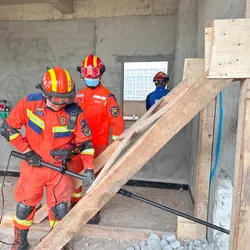 Câmera de Inspeção de Tubos e Cavidades para Operações de Resgate em Desastres