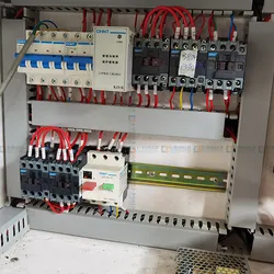 Fortgeschrittene automatische Glaslade- und Schneidemaschine für optimierte Abläufe