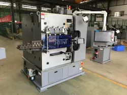 Federwickelmaschine; camless Federmaschine; Maschinenausrüstung
