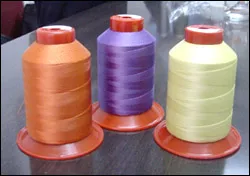 Trilobaler Polyester-Stickfaden