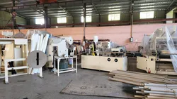 Automatische Papierrollenkerndmaschine