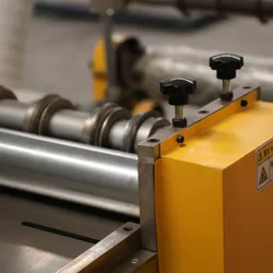 Luftfilterherstellungsmaschine Filterrohrherstellungsmaschine Filterrohrherstellungsmaschine Spiraltubenherstellungsmaschine Automatische Diamantgitterwalzmaschine Pljy350-700