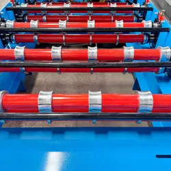 Máquina de fabricación de láminas de techado de una sola capa con depuración conveniente automática