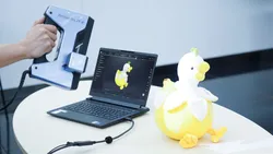 การวัดอ้างอิงแบบไดนามิกเกรดเมโทรโลยี 3D สำหรับการวิศวกรรมย้อนกลับในอุตสาหกรรมยานยนต์
