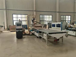 Automatischer Lade- und Entlade-Tisch für Holzverarbeitungs-Nesting-CNC-Fräsmaschine