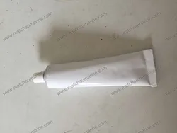 Ống nhận diện bè cứu sinh với thẻ ID và dây thừng