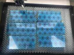 Automatische Maschine zur Herstellung von Displayschutzfolien für jedes Modell
