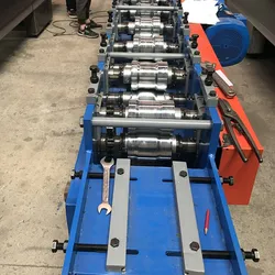 Fabrikverkauf Hochgeschwindigkeits-Rolltor-Herstellungs-Rollformmaschine
