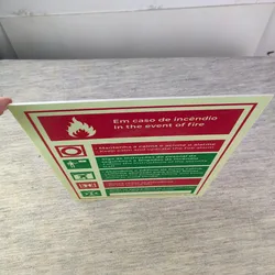 ปรับแต่งป้ายพีวีซีเพื่อความปลอดภัยในการนำทาง