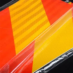 Biển báo phản quang cho xe cộ phía sau