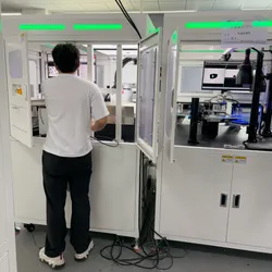 Vollautomatische Ladeglas-Drehteller-Inspektionsmaschine mit vollfarbigem Touchscreen-Steuerungshardware und optischer Sortierausrüstung