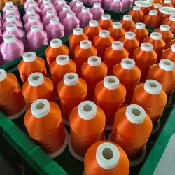 Mehrfarbiger 5000m Polyester-Stickfaden mit Federkern