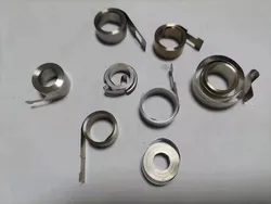 Máquina de mola sem cames CNC personalizada com unidade de soldagem