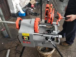 2 Máquina de Rosquear Tubos Elétrica de 1 Polegada
