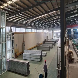 Linea di spruzzatura avanzata per prestazioni superiori nella verniciatura a polvere
