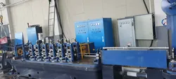 Achtkantige Rohrformmaschine