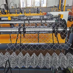 Hohe Produktionseffizienz Einfach zu bedienende Drahtgeflechtmaschine Kettengliedzaunmaschine