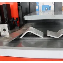 Bearbeitung von Kupferstäben CNC Multifunktionale Kupferbusbar Biegemaschine