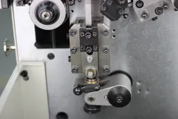 Collegamento automatico SC-208 Macchina per avvolgimento di molle Macchina per molle a compressione ad alta efficienza energetica