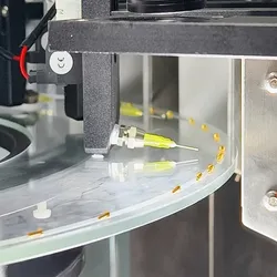 Bildverarbeitungsgerät zur Erkennung und visuellen Prüfung des Erscheinungsbilds von hohlen Hardware-Nieten