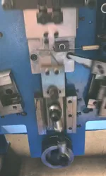 Heißer quadratischer runder, Ohr, Ud, Formbuckle-Drahtformmaschine, Verpackungsbuckle-Herstellungsmaschine, Haken-Schleifen-Buckle-Maschine