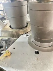 Papierboxenherstellungsmaschine für die Formung von Instant-Lebensmittelbehältern