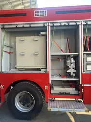 Maßgeschneiderter Feuerwehrfahrzeug-Lkw mit drehbarem Lageregal